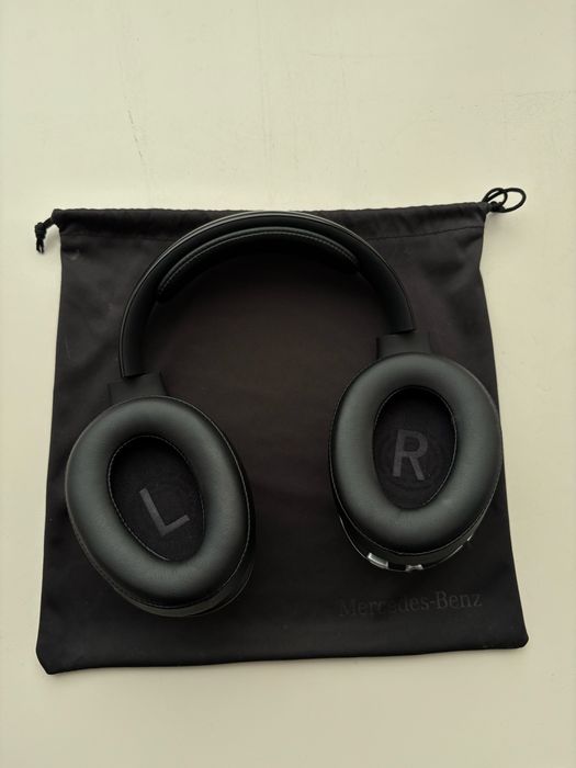 Наушники Mercedes Maybach 3D headphone