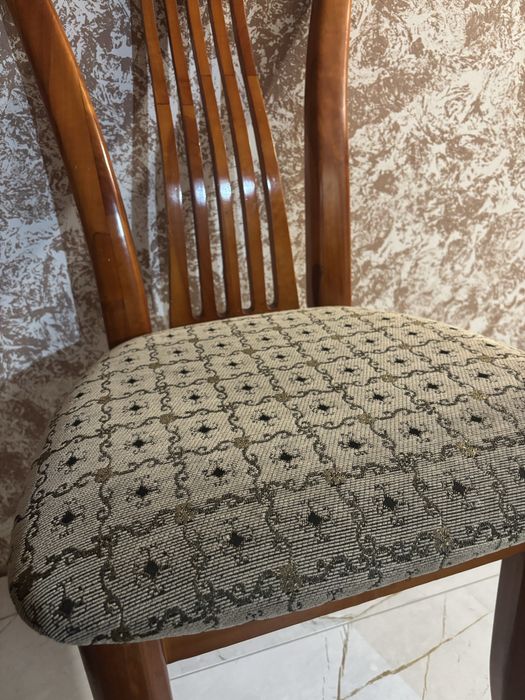 Продам стулья 6 шт.