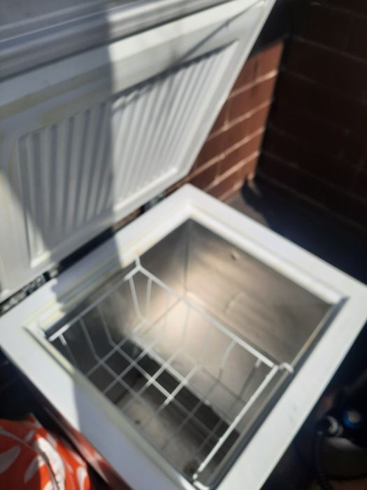 Продам морозильник