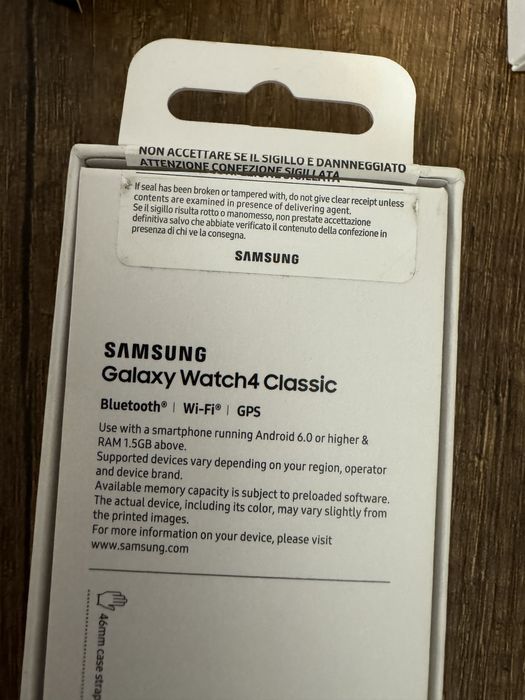 Продавам часовниг samsung
