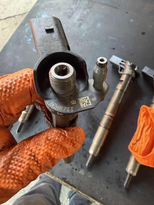 Injector,injectoare vw,audi 2.0 tdi\CAGA\CBAB\cod 03L130277\