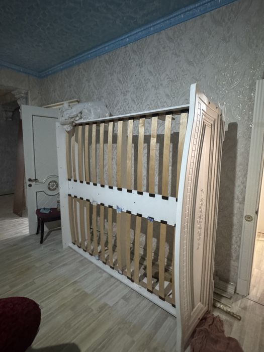 Кровать и матрас