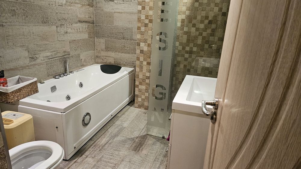 Дава се под наем Двустаен апартамент в Варна, Бриз - 40 кв.м за 408 € - Снимка #2