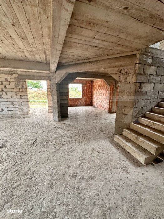 Casa de vanzare la rosu,500 mp utili potential Unic, loc. Manastirea