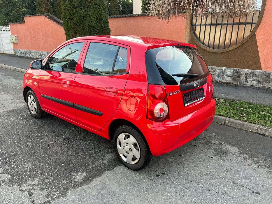 Vand sau schimb kia picanto / variante auto