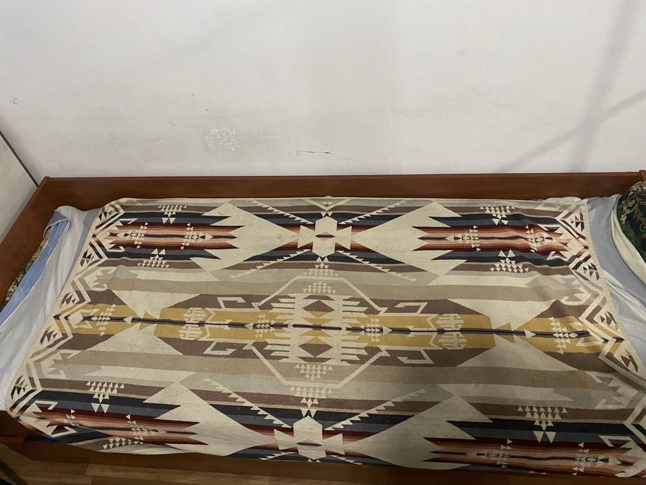 Продам кровать срочно торг есть