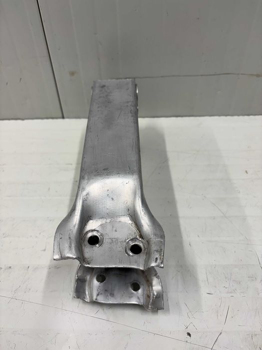 Десен буфер към алуминиева греда БМВ Ф10 Ф11