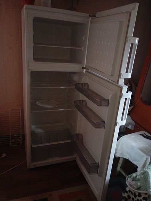 Frigider Arctic cu congelator