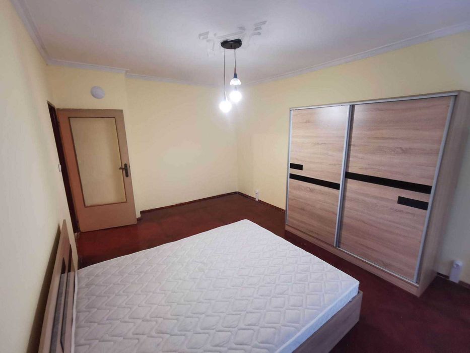 Дава се под наем Тристаен апартамент в София, Надежда 1 - 100 кв.м за 500 € - Снимка #2