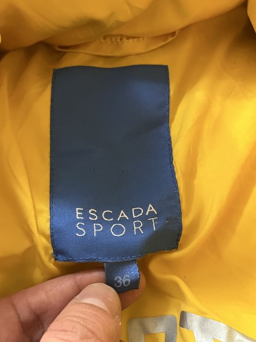 Geaca. Escada Sport 36