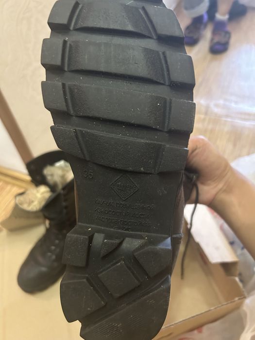 Продам женские берцы