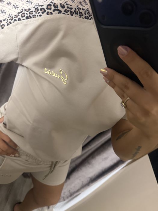 Compleu Guess tricou plus pantalon scurt de dama S M L
