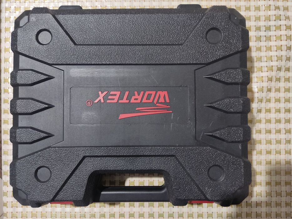 Шуруповёрт аккумуляторный Wortex BD 1820