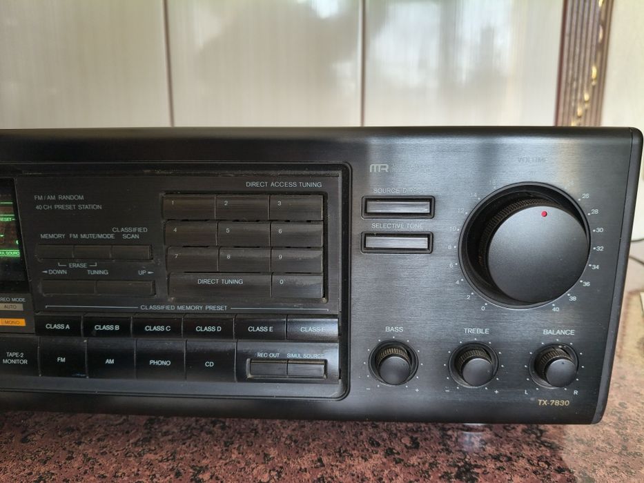 ONKYO.Тунер усилвател.