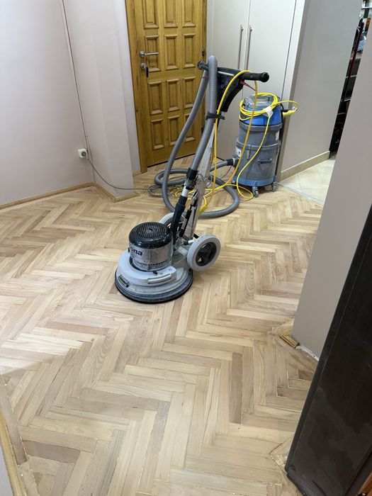 Montam, slefuim parchet masiv si stratificat