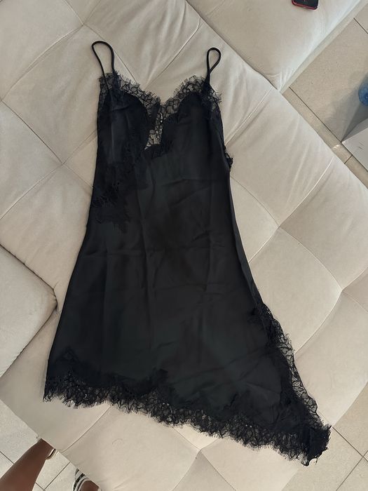 Сатенена рокля с дантела Zara