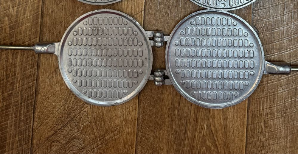 Советская вафельница на газу