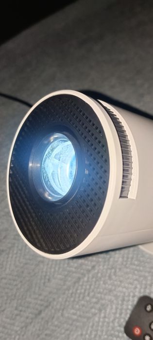 Проектор портативный хит