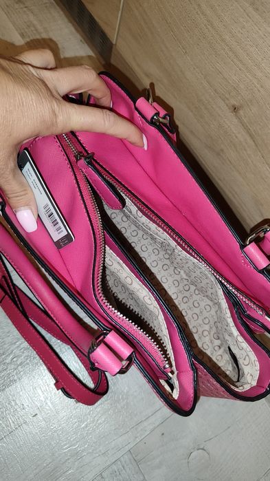 Дамска чанта Guess