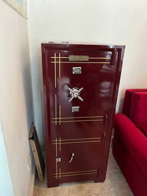 Каса Сейф огнеупорен с ключ