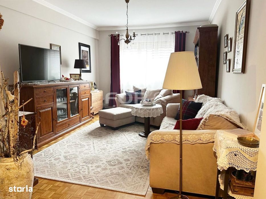 Apartament 3 camere de vanzare, la casa, zona Magheru