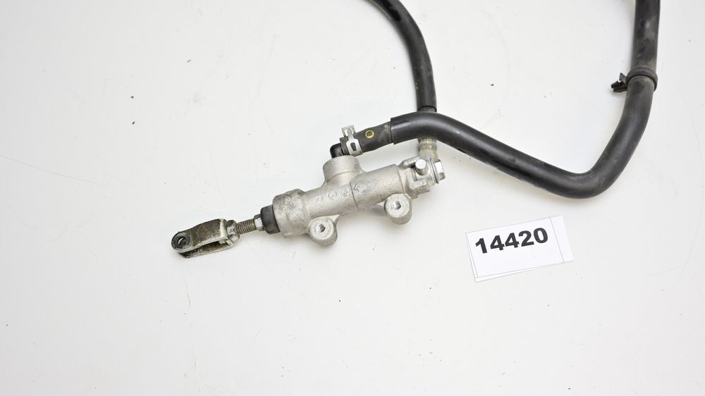 Pompa Frana Spate Cu Rezervor Si Furtun Suzuki SFV 650 Gladius 2009 -