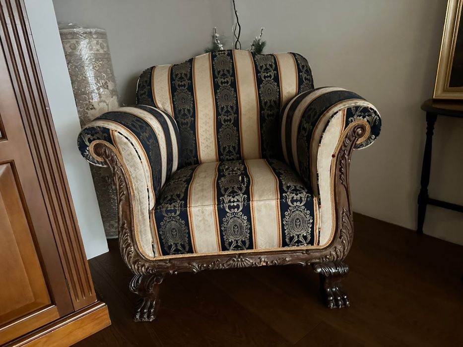 Set canapea și 2 fotolii stil Baroc/Rococo/Louise XV influente + Vitrina