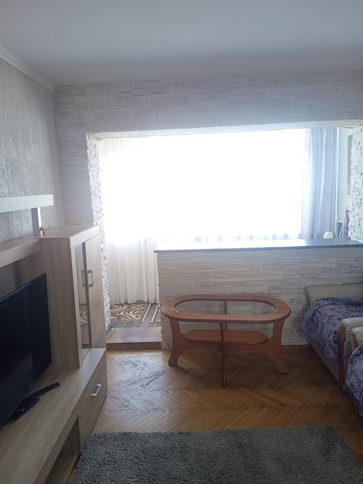 Închiriez apartament 3 camere decomandat