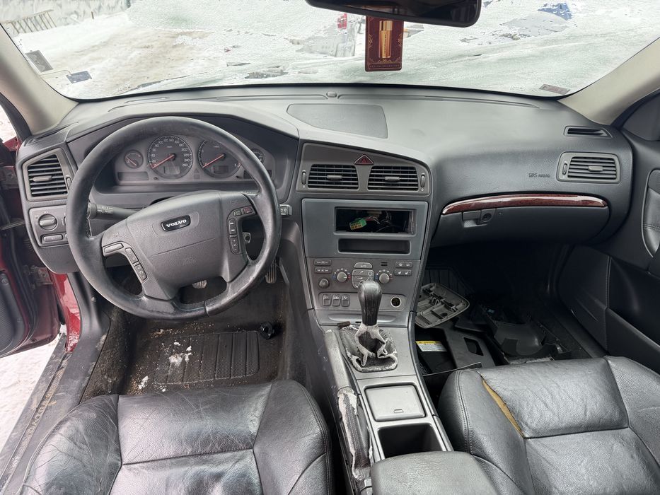 Волво в70 2.5 дизел 2000Г само на части