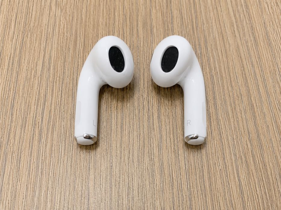 AirPods 3 (A2566) | Оригинал | Состояние отличное | Алматы