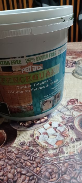 Водоустойчива боя за дърво!