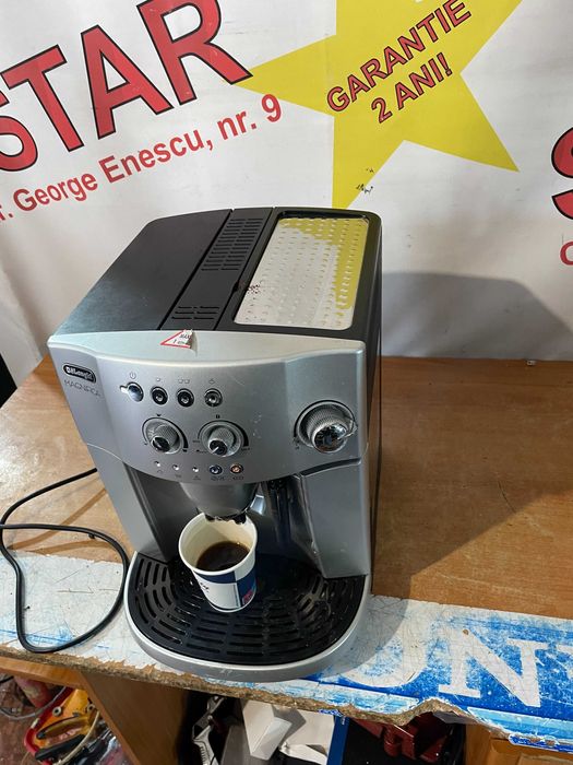 Espressor automat  Cafea  De'Longhi  Magnifica ESAM4000-B,