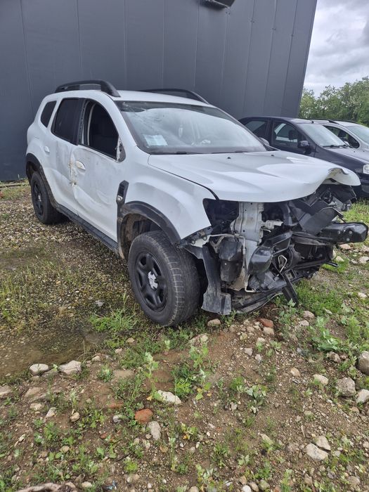 Dacia Duster 2 avariata/lovita 1.5 dci -4x4 !!