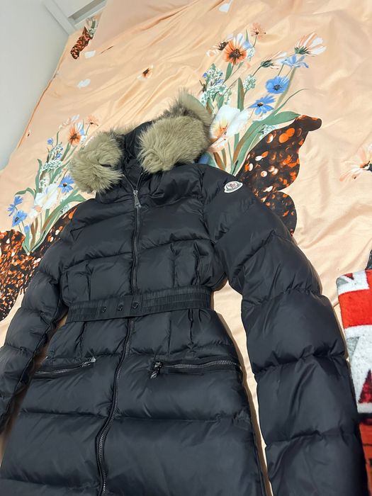 Geaca Moncler fabricata in Romania 2026