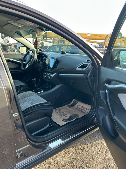 Продам Весту SW Cross