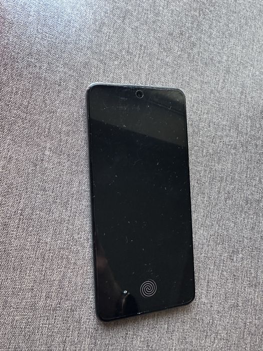 Продам Телефон Realme 12