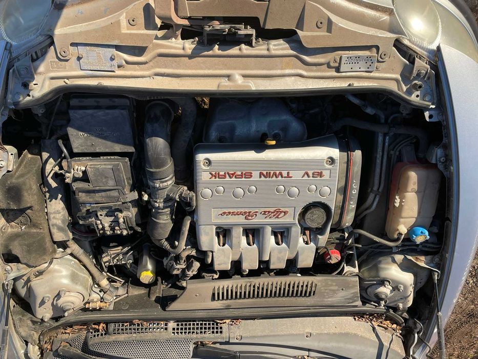 alfa romeo 147 1.6 twin spark кожа  на части алфа ромео 147