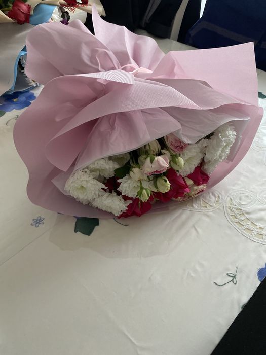 Букеты с цветами разные