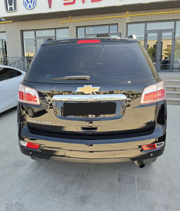 Trailblazer 2020 yil 4x4 full pozitsiya