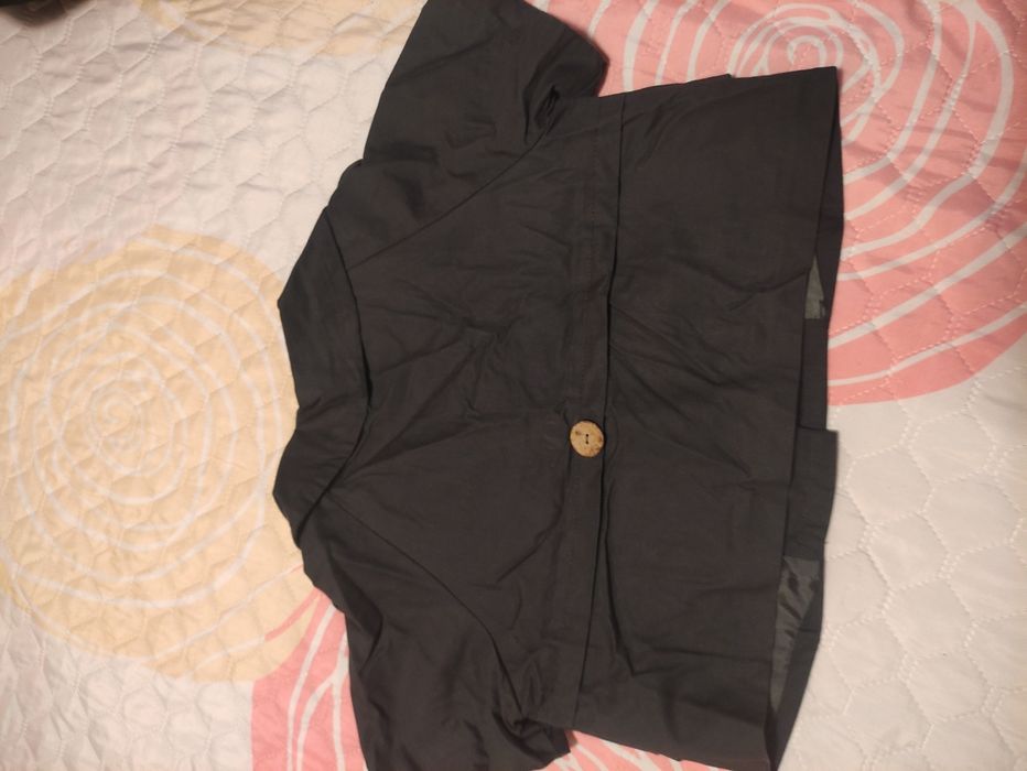 Сиво късо якенце