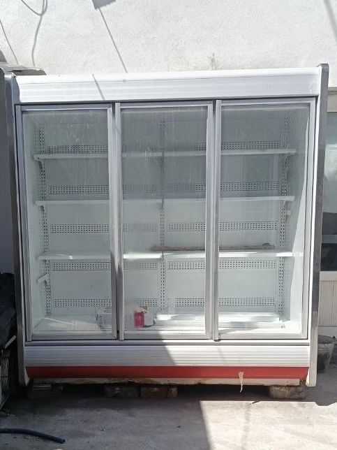 продается холодильник