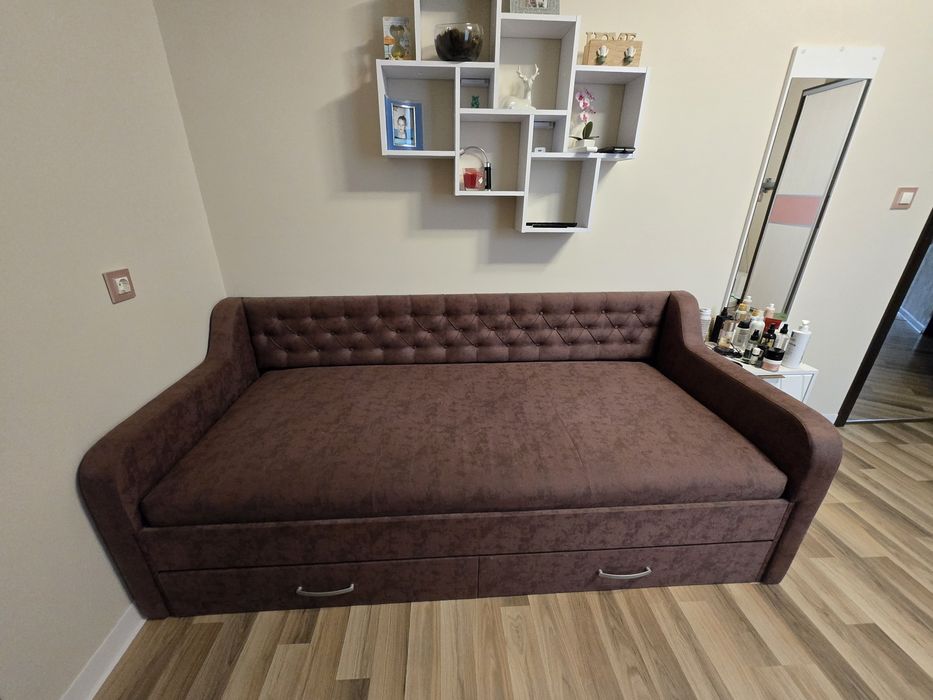 диван/легло тапицирано