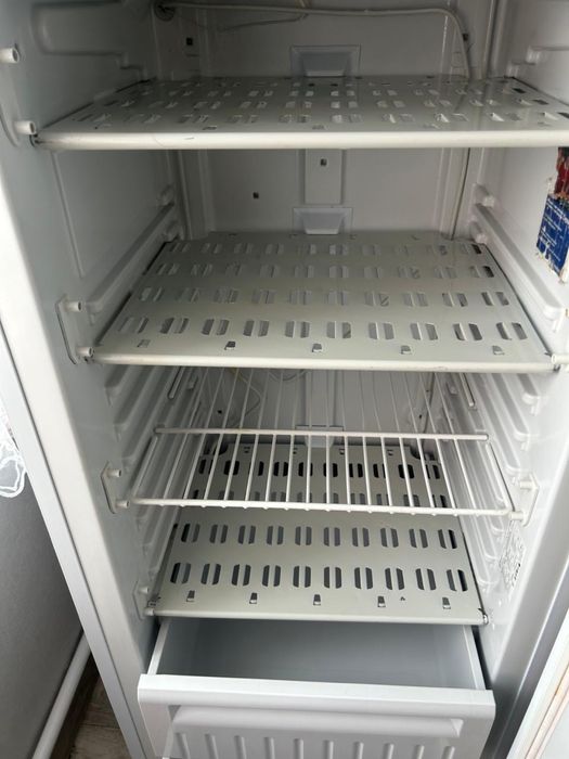 Продам морозильник