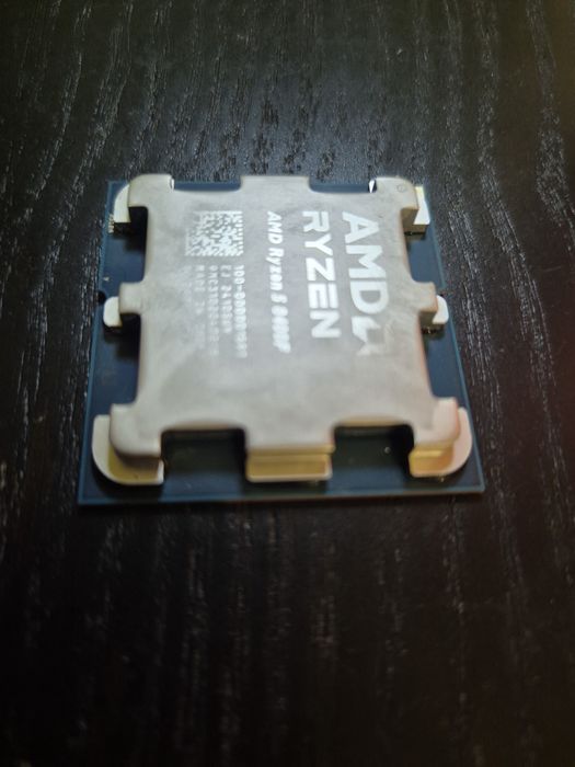Procesor AMD Ryzen 5 8400F - 2 luni utilizat -Garantie