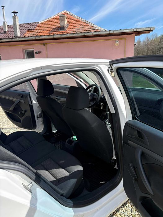 SKODA Octavia 2012 — imagine 4