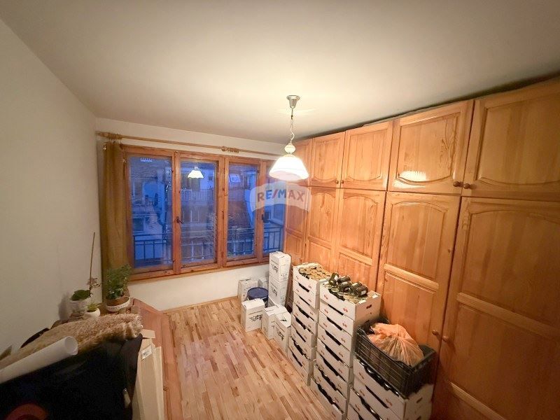 Продава се Тристаен апартамент в Варна, Спортна зала - 6927 кв.м за 16 €/кв.м - Снимка #9