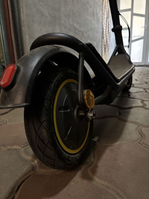 Trotineta Vortex Urban Traveller Pro cu garantie de doi ani valabila