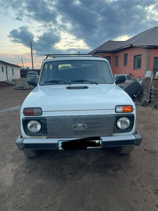 Продам машину Ниву