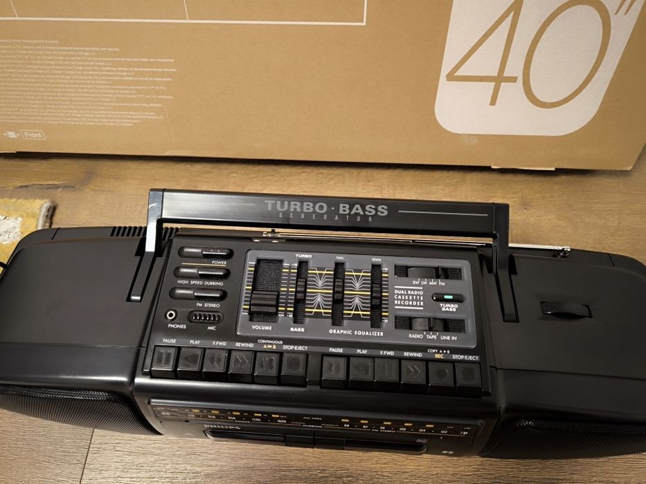 Касетофон Philips turbo bas generator