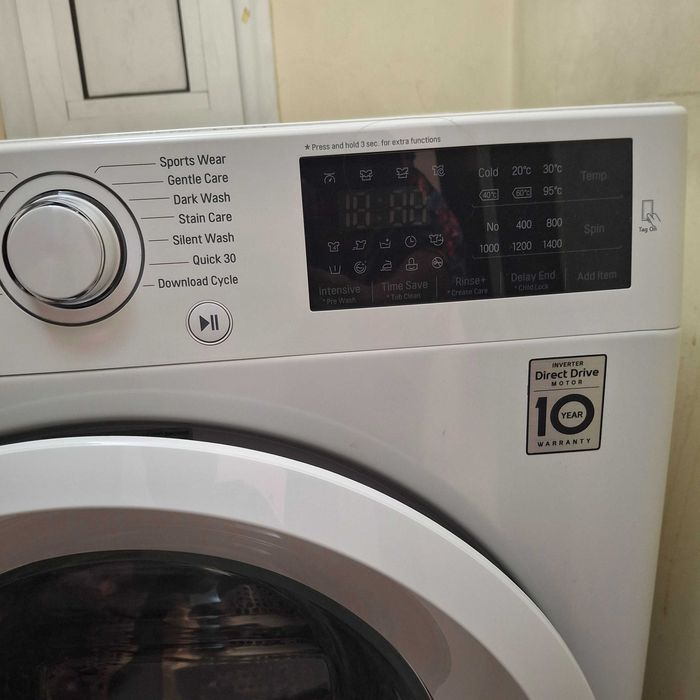 Продавам пералня LG Invrtor Direct Drive 8 kg